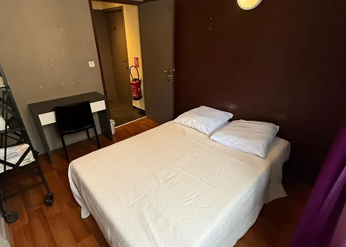 D Enghien Hotel *